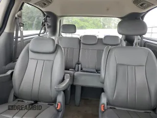 2006 Chrysler Town & Country Touring z VIN 2A4GP54L46R871164, wystawiony jako Copart lot #54726995 z przebiegiem 200 086 mil mil oraz Szkoda całkowita • Salvage title. Historia ofert i sprzedaży dostępna na DreamBid. Obrazek 10.