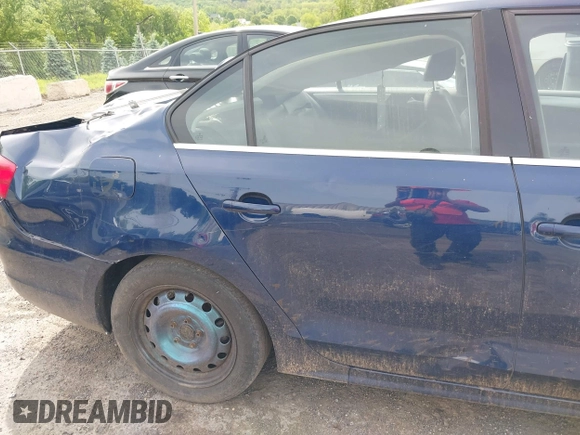 2013 Volkswagen Jetta SE z VIN 3VWDP7AJ0DM292598, wystawiony jako IAAI lot #42360798 z przebiegiem 169 885 mil mil oraz . Historia ofert i sprzedaży dostępna na DreamBid. Obrazek 13.