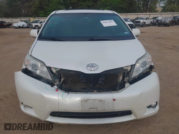 2015 Toyota Sienna XLE with VIN 5TDYK3DC8FS639221, listed as a IAAI auction lot 41891188 with 195,610 mi miles. Bid and sale history available at carsss.com. Image 12.