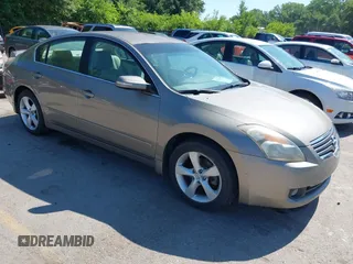 2007 Nissan Altima SE z VIN 1N4BL21E57N418482, wystawiony jako IAAI lot #42535647 z przebiegiem 81 004 mil mil oraz . Historia ofert i sprzedaży dostępna na DreamBid. Obrazek 1.
