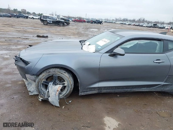2020 Chevrolet Camaro 1LT with VIN 1G1FB1RX9L0128079, listed as a IAAI auction lot 41173693 with 88,846 mi miles. Bid and sale history available at carsss.com. Image 6.