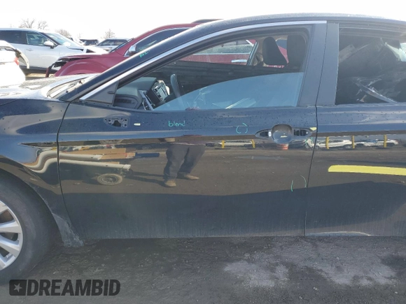 2020 Toyota Camry LE with VIN 4T1L11AK4LU509761, listed as a Copart auction lot 47563265 with 137,457 mi miles and Salvage Title. Bid and sale history available at carsss.com. Image 7.