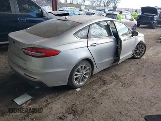 2019 Ford Fusion SE with VIN 3FA6P0HD8KR186392, listed as a IAAI auction lot 41884740 with 64,663 mi miles. Bid and sale history available at carsss.com. Image 4.