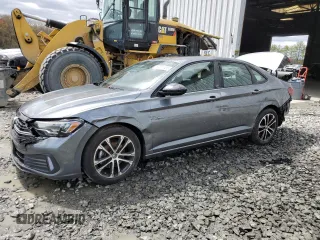 2023 Volkswagen Jetta Sport z VIN 3VWBM7BUXPM010254, wystawiony jako Copart lot #53081555 z przebiegiem 44 292 mil mil oraz Szkoda całkowita • Salvage title. Historia ofert i sprzedaży dostępna na DreamBid. Obrazek 1.