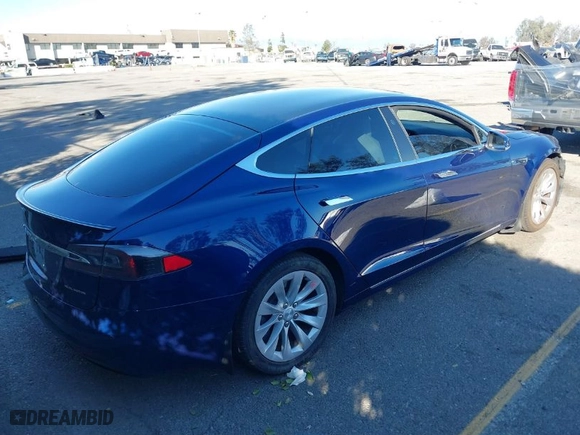 2019 Tesla Model S 75D with VIN 5YJSA1E27KF333645, listed as a IAAI auction lot 41647989 with 52,528 mi miles. Bid and sale history available at carsss.com. Image 4.
