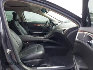 2014 Lincoln MKZ with VIN 3LN6L2G90ER829154, listed as a IAAI auction lot 41653378 with 199,363 mi miles. Bid and sale history available at carsss.com. Image 5.