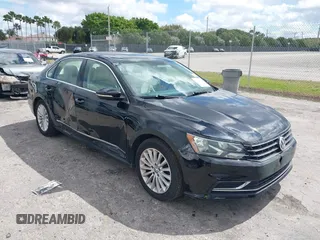 2016 Volkswagen Passat SE z VIN 1VWBS7A35GC047180, wystawiony jako IAAI lot #41650618 z przebiegiem 42 491 mil mil oraz . Historia ofert i sprzedaży dostępna na DreamBid. Obrazek 1.