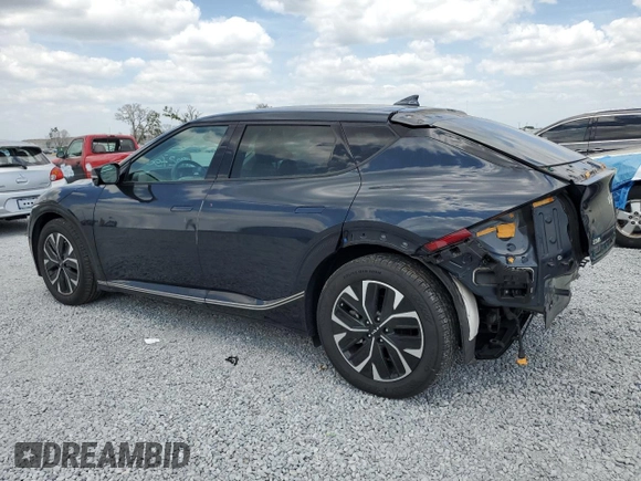 2024 Kia EV6 Light Long Range z VIN KNDC34LAXR5166820, wystawiony jako Copart lot #55206435 z przebiegiem 23 088 mil mil oraz Szkoda całkowita • Salvage title. Historia ofert i sprzedaży dostępna na DreamBid. Obrazek 2.