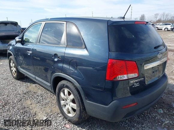 2012 Kia Sorento LX with VIN 5XYKTCA6XCG275958, listed as a IAAI auction lot 41542339 with 390,000 mi miles. Bid and sale history available at carsss.com. Image 3.