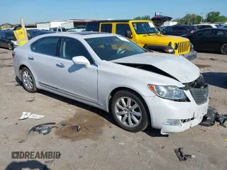 2008 Lexus LS 460 LWB with VIN JTHGL46F685026138, listed as a IAAI auction lot 41977348 with 1 mi miles. Bid and sale history available at carsss.com. Image 1.