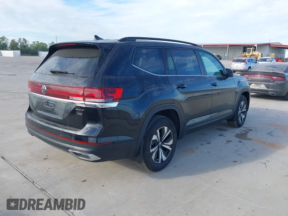 2024 Volkswagen Atlas SE with VIN 1V2LR2CA7RC553936, listed as a IAAI auction lot 40662181 with 4,305 mi miles and . Bid and sale history available at DreamBid. Image 4.