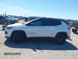 2022 Jeep Compass Latitude with VIN 3C4NJCBB0NT235267, listed as a IAAI auction lot 41700373 with 24,768 mi miles and . Bid and sale history available at carsss.com. Image 14.