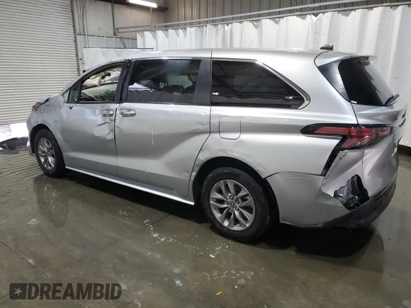 2021 Toyota Sienna XLE z VIN 5TDYRKEC5MS054064, wystawiony jako Copart lot #47661915 z przebiegiem 42 050 mil mil oraz Czysty tytuł • Clean title. Historia ofert i sprzedaży dostępna na DreamBid. Obrazek 2.