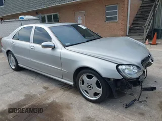 2002 Mercedes-Benz S 500 с VIN WDBNG75J82A263571, выставлен на аукционе IAAI как лот 42591684 с пробегом 200 934 миль миль и . История ставок и продаж доступна на DreamBid. Изображение 1.