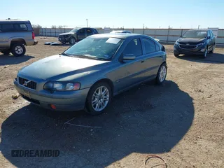 2004 Volvo S60 with VIN YV1RS59VX42390431, listed as a IAAI auction lot 41663179 with 252,527 mi miles. Bid and sale history available at carsss.com. Image 2.