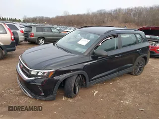 2023 Volkswagen Taos S z VIN 3VVCX7B20PM365688, wystawiony jako IAAI lot #41237975 z przebiegiem 15 401 mil mil oraz . Historia ofert i sprzedaży dostępna na DreamBid. Obrazek 17.