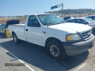 2003 Ford F-150 XL z VIN 2FTPF17Z03CA86883, wystawiony jako IAAI lot #42169915 z przebiegiem Nie podano mil oraz . Historia ofert i sprzedaży dostępna na DreamBid. Obrazek 1.