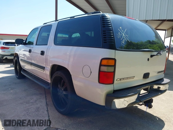 2004 Chevrolet Suburban LT with VIN 3GNEC16T04G341718, listed as a IAAI auction lot 41960398 with 228,523 mi miles. Bid and sale history available at carsss.com. Image 3.
