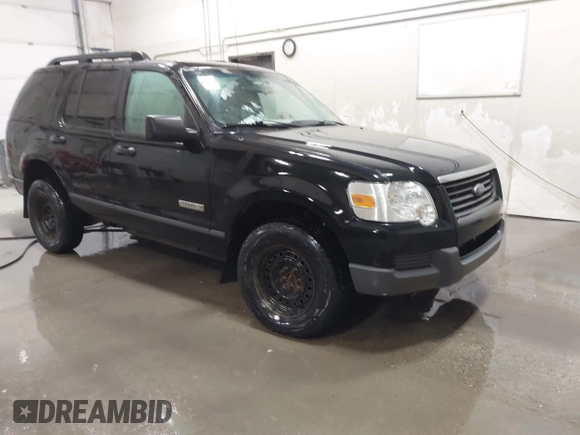 2006 Ford Explorer XLS z VIN 1FMEU72E66UB14206, wystawiony jako IAAI lot #41643512 z przebiegiem 126 994 mil mil oraz . Historia ofert i sprzedaży dostępna na DreamBid. Obrazek 1.