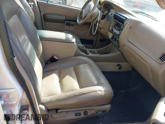 2005 Ford Explorer Sport Trac XLS z VIN 1FMZU67K15UA48284, wystawiony jako IAAI lot #41430056 z przebiegiem 279 584 mil mil oraz . Historia ofert i sprzedaży dostępna na DreamBid. Obrazek 5.