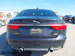 2016 Jaguar XF 35t Prestige with VIN SAJBK4BV2GCY13322, listed as a IAAI auction lot 41383249 with 60,602 mi miles. Bid and sale history available at carsss.com. Image 17.