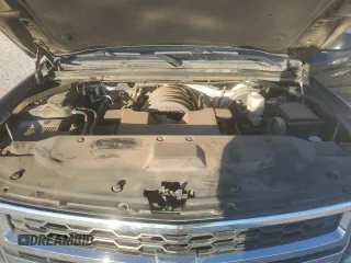2018 Chevrolet Tahoe LS z VIN 1GNSKAKC1JR136870, wystawiony jako Copart lot #50523435 z przebiegiem 140 301 mil mil oraz Szkoda całkowita • Salvage title. Historia ofert i sprzedaży dostępna na DreamBid. Obrazek 13.