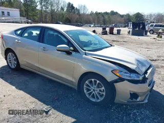 2019 Ford Fusion SE with VIN 3FA6P0HD1KR267041, listed as a IAAI auction lot 41591062 with 29,047 mi miles. Bid and sale history available at carsss.com. Image 1.