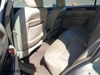 2005 Lincoln Town Car Signature Limited with VIN 1LNHM82W65Y608259, listed as a IAAI auction lot 41761582 with 105,036 mi miles. Bid and sale history available at carsss.com. Image 8.