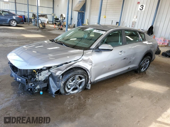 2025 Kia K4 LXS with VIN 3KPFT4DE8SE038309, listed as a Copart auction lot 52817335 with 4,658 mi miles and Non Repairable. Bid and sale history available at carsss.com. Image 1.