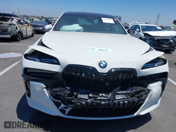 2025 BMW 7 Series 740i xDrive with VIN WBA33EH01SCU96544, listed as a IAAI auction lot 42640870 with 4,222 mi miles and . Bid and sale history available at DreamBid. Image 6.