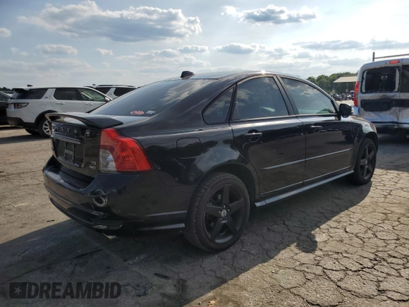 2010 Volvo S40 R-Design with VIN YV1672MH8A2500957, listed as a Copart auction lot 70911124 with 134,322 mi miles and Clean Title. Bid and sale history available at carsss.com. Image 3.