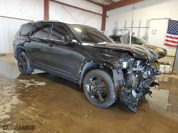 2024 Jeep Grand Cherokee L Altitude with VIN 1C4RJKAG3R8920389, listed as a Copart auction lot 41820545 with 15,001 mi miles and Salvage Title. Bid and sale history available at carsss.com. Image 4.