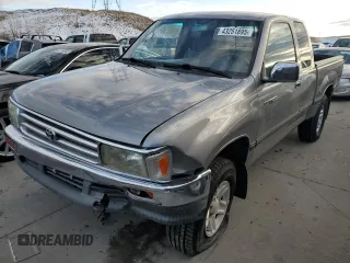 1997 Toyota T100 SR5 with VIN JT4UN24D8V0046646, listed as a Copart auction lot 43251895 with 166,827 mi miles and Salvage Title. Bid and sale history available at DreamBid. Image 1.