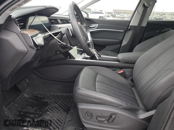 2020 Audi e-tron Sportback Premium Plus z VIN WA12ABGE3LB035458, wystawiony jako Copart lot #80768364 z przebiegiem 22 823 mil mil oraz Szkoda całkowita • Salvage title. Historia ofert i sprzedaży dostępna na DreamBid. Obrazek 7.