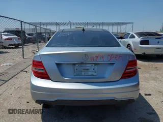 2013 Mercedes-Benz C 250 с VIN WDDGJ4HB1DG113838, выставлен на аукционе IAAI как лот 42338738 с пробегом 168 206 миль миль и . История ставок и продаж доступна на DreamBid. Изображение 16.