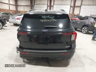 2025 Ford Explorer ST-Line z VIN 1FMUK8KH5SGA50542, wystawiony jako IAAI lot #42023496 z przebiegiem 8 419 mil mil oraz . Historia ofert i sprzedaży dostępna na DreamBid. Obrazek 17.