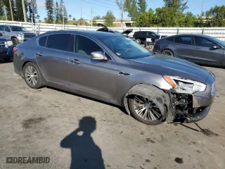 2016 Kia K900 Luxury with VIN KNALU4D3XG6031483, listed as a Copart auction lot 82570674 with 92,402 mi miles and Salvage Title. Bid and sale history available at carsss.com. Image 4.