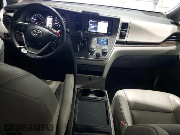 2018 Toyota Sienna XLE with VIN 5TDDZ3DC6JS193492, listed as a Copart auction lot 86548854 with 82,762 mi miles and Salvage Title. Bid and sale history available at carsss.com. Image 8.