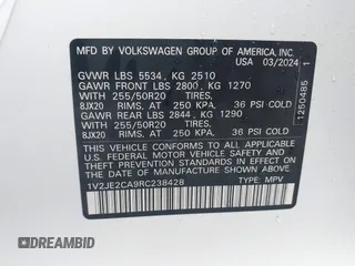 2024 Volkswagen Atlas SE z VIN 1V2JE2CA9RC238428, wystawiony jako IAAI lot #41340830 z przebiegiem 6 992 mil mil oraz . Historia ofert i sprzedaży dostępna na DreamBid. Obrazek 9.