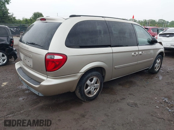 2005 Dodge Caravan SXT z VIN 2D4GP44L05R599391, wystawiony jako IAAI lot #42371619 z przebiegiem 116 468 mil mil oraz . Historia ofert i sprzedaży dostępna na DreamBid. Obrazek 4.