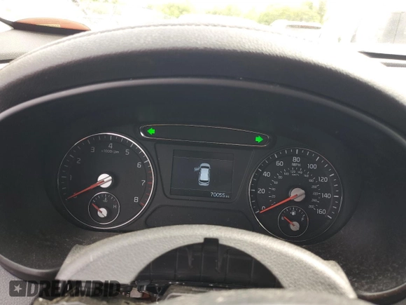 2019 Kia Sorento LX z VIN 5XYPGDA3XKG558803, wystawiony jako Copart lot #57885915 z przebiegiem 70 055 mil mil oraz Szkoda całkowita • Salvage title. Historia ofert i sprzedaży dostępna na DreamBid. Obrazek 9.