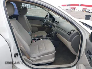 2011 Ford Fusion SE with VIN 3FAHP0HA2BR308274, listed as a IAAI auction lot 41519196 with 96,432 mi miles. Bid and sale history available at carsss.com. Image 5.