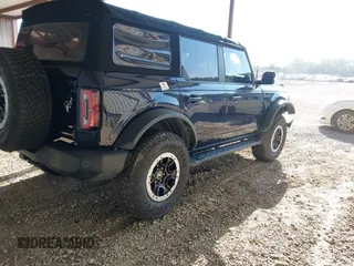 2021 Ford Bronco z VIN 1FMEE5DP2MLA89419, wystawiony jako IAAI lot #42846095 z przebiegiem 44 167 mil mil oraz . Historia ofert i sprzedaży dostępna na DreamBid. Obrazek 4.