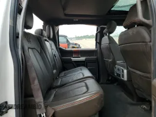 2017 Ford F-350 Platinum z VIN 1FT8W3BT6HEE91411, wystawiony jako Copart lot #60792275 z przebiegiem 131 786 mil mil oraz Szkoda całkowita • Salvage title. Historia ofert i sprzedaży dostępna na DreamBid. Obrazek 10.