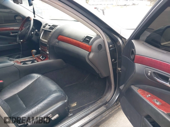 2008 Lexus LS 460 L with VIN JTHGL46FX85024697, listed as a IAAI auction lot 42085801 with 141,348 mi miles and . Bid and sale history available at DreamBid. Image 5.