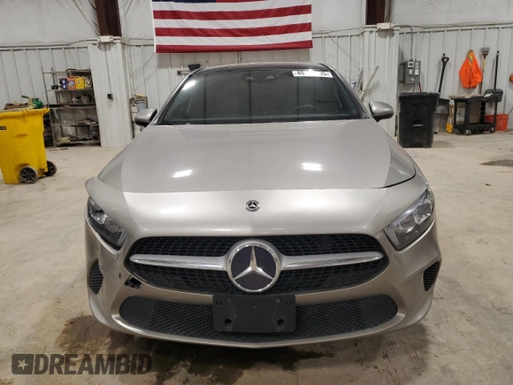 2019 Mercedes-Benz A 220 z VIN WDD3G4FB8KW001993, wystawiony jako Copart lot #49063505 z przebiegiem 60 043 mil mil oraz Nie do naprawy • Non repairable. Historia ofert i sprzedaży dostępna na DreamBid. Obrazek 5.