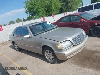 1997 Mercedes-Benz S 320/430/500 z VIN WDBGA32G2VA367036, wystawiony jako IAAI lot #42495763 z przebiegiem 145 809 mil mil oraz . Historia ofert i sprzedaży dostępna na DreamBid. Obrazek 1.