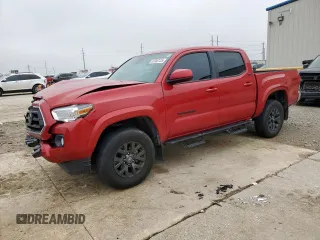 2022 Toyota Tacoma SR5 z VIN 3TMAZ5CNXNM185015, wystawiony jako Copart lot #55350135 z przebiegiem 53 006 mil mil oraz Szkoda całkowita • Salvage title. Historia ofert i sprzedaży dostępna na DreamBid. Obrazek 1.