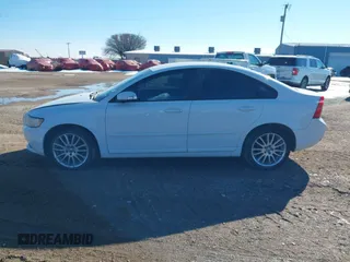 2010 Volvo S40 z VIN YV1382MSXA2510921, wystawiony jako IAAI lot #41227474 z przebiegiem 148 929 mil mil oraz . Historia ofert i sprzedaży dostępna na DreamBid. Obrazek 14.