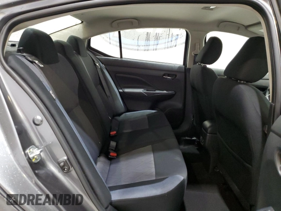 2023 Nissan Versa SV z VIN 3N1CN8EV5PL862003, wystawiony jako Copart lot #60059595 z przebiegiem 35 896 mil mil oraz Czysty tytuł • Clean title. Historia ofert i sprzedaży dostępna na DreamBid. Obrazek 10.
